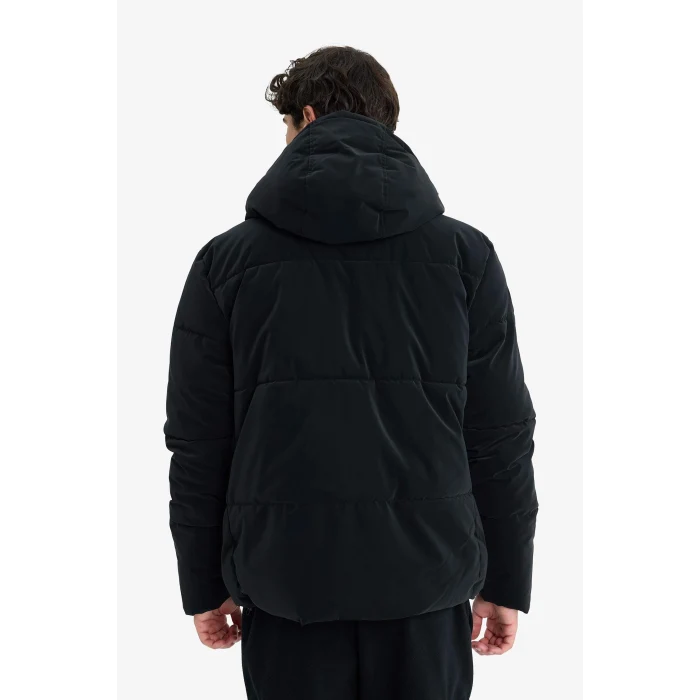 Defacto F1149AXBK27 Siyah Su İtici Regular Fit Kapüşonlu Astarlı İç Cepli Fermuarlı Cepli Mont