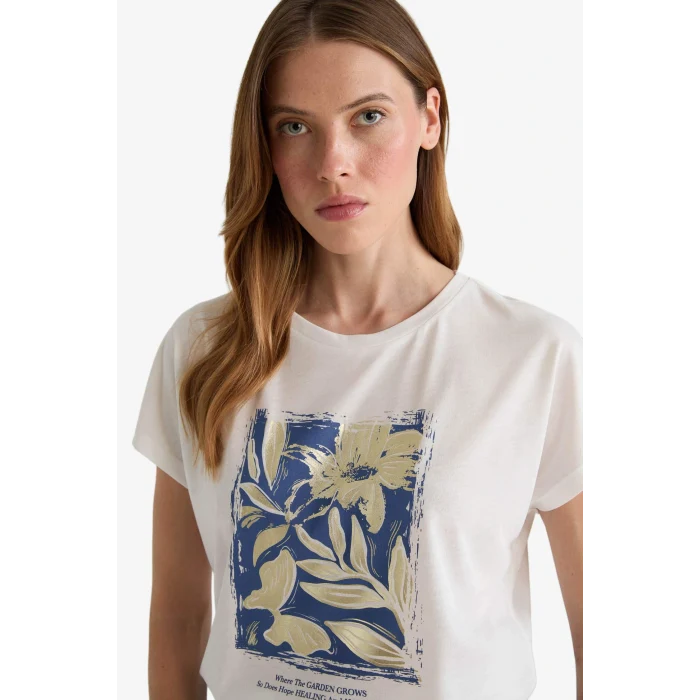Defacto G1882AXER105 Ekru Bisiklet Yaka Çiçekli Kısa Kollu Tişört