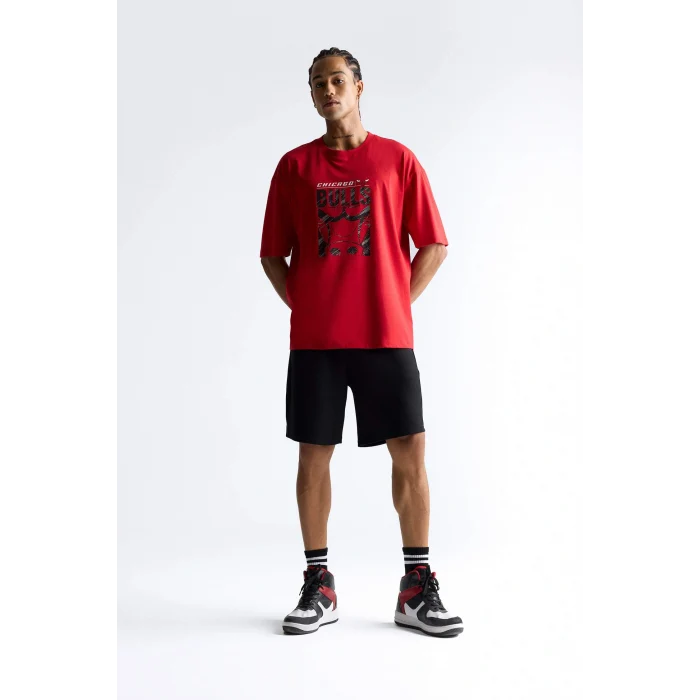 Defacto E5911AXRD296 Kırmızı %100 Pamuk DeFactoFit NBA Chicago Bulls Oversize Geniş Kalıp Bisiklet Yaka Kısa Kollu Tişört