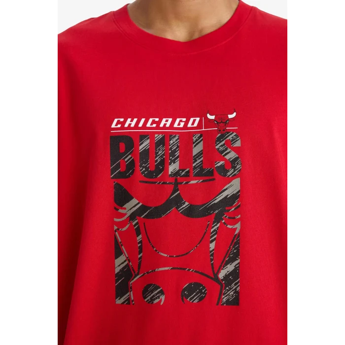 Defacto E5911AXRD296 Kırmızı %100 Pamuk DeFactoFit NBA Chicago Bulls Oversize Geniş Kalıp Bisiklet Yaka Kısa Kollu Tişört