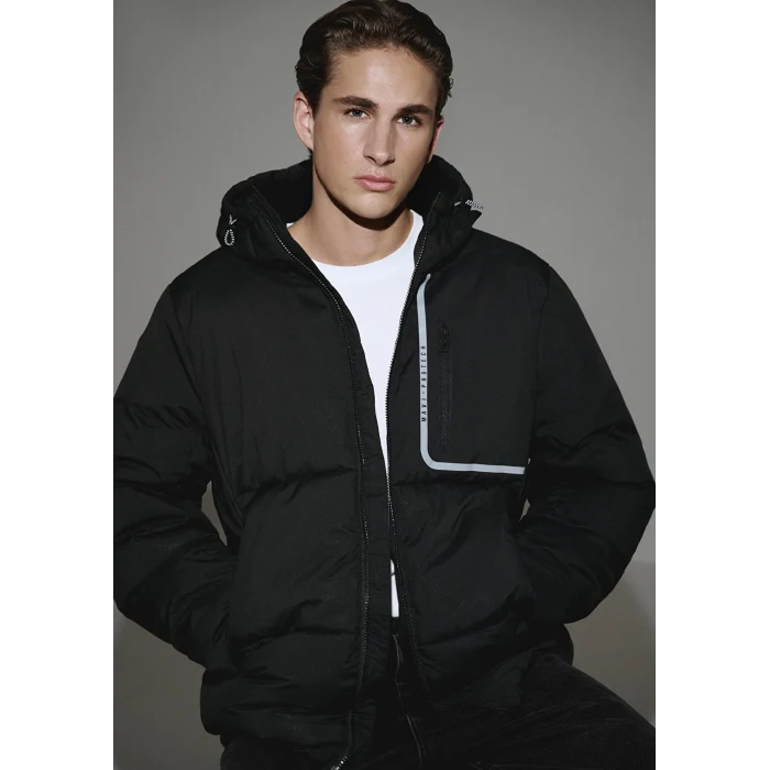 Mavi 0110463-900 Su İtici Kapüşonlu Siyah Mont