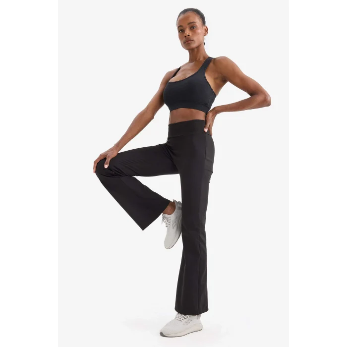 Defacto E7757AXBK81 Siyah Flare Fit Toparlayıcı Yüksek Bel Sporcu Pantolon