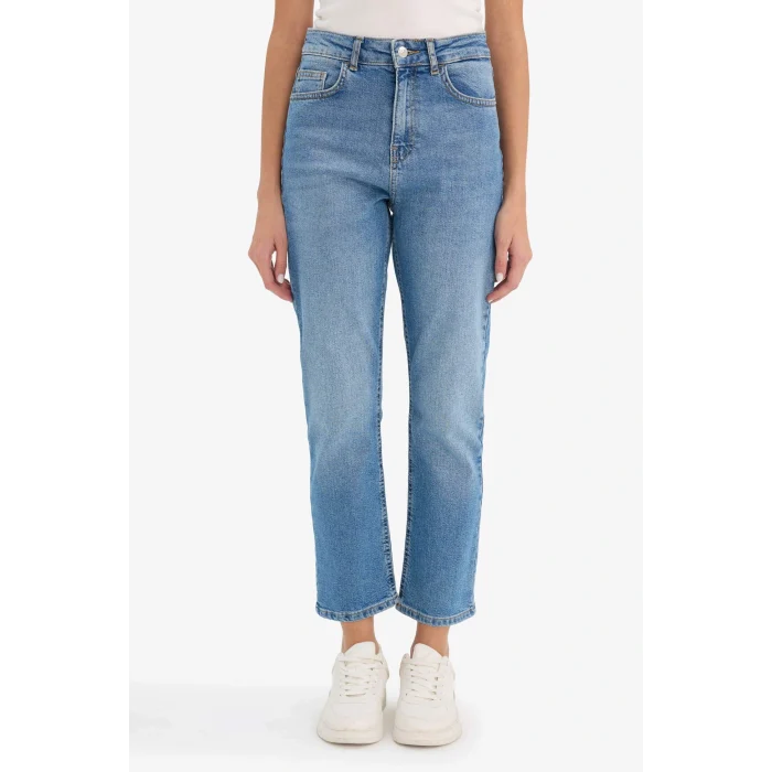 Defacto F3094AXNM28 Mavi Mary Vintage Straight Fit Yüksek Bel Bilek Boy Jean Yıkamalı Pantolon