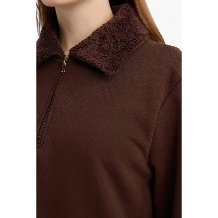 Defacto G3853AXBN341 Kahve Regular Fit Fermuarlı Yaka İçi Yumuşak Tüylü Kalın Sweatshirt Tunik