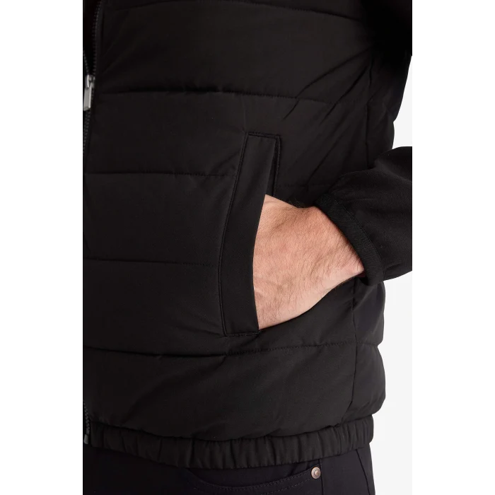 Defacto D7532AXBK27 Siyah Su İtici Rüzgar Geçirmez Slim Fit Dar Kesim Astarlı Fermuarlı Cepli Mont