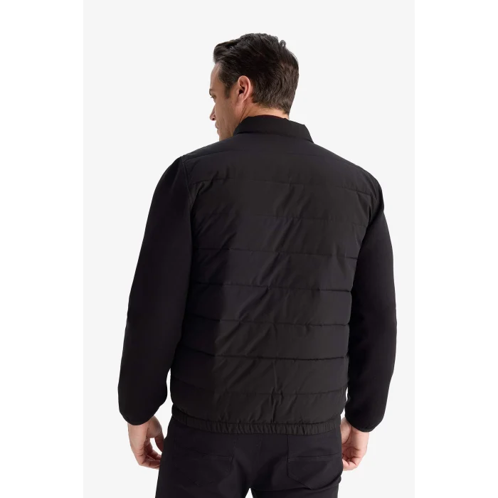 Defacto D7532AXBK27 Siyah Su İtici Rüzgar Geçirmez Slim Fit Dar Kesim Astarlı Fermuarlı Cepli Mont