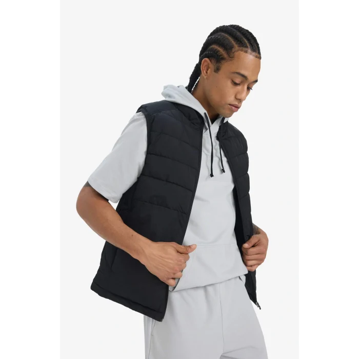 Defacto E9215AXBK81 Siyah Su İtici Rüzgar Geçirmez Slim Fit Dar Kesim Fermuarlı Cepli Şişme Yelek