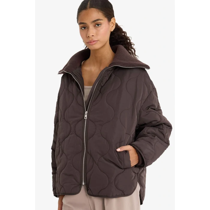 Defacto F2086AXBN530 Kahve Su Geçirmez Regular Fit Kapitoneli Fermuarlı Mont