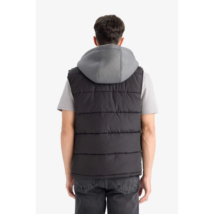 Defacto C5025AXBK27 Siyah Su İtici Slim Fit Dar Kesim Kapüşonlu İç Cepli Fermuarlı Şişme Yelek