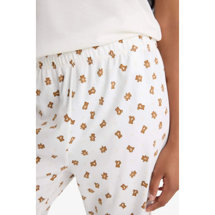 Defacto F9836AXER85 Ekru Pijama Takımı Regular Fit Baskılı Kısa Kollu Üst Desenli Uzun Alt