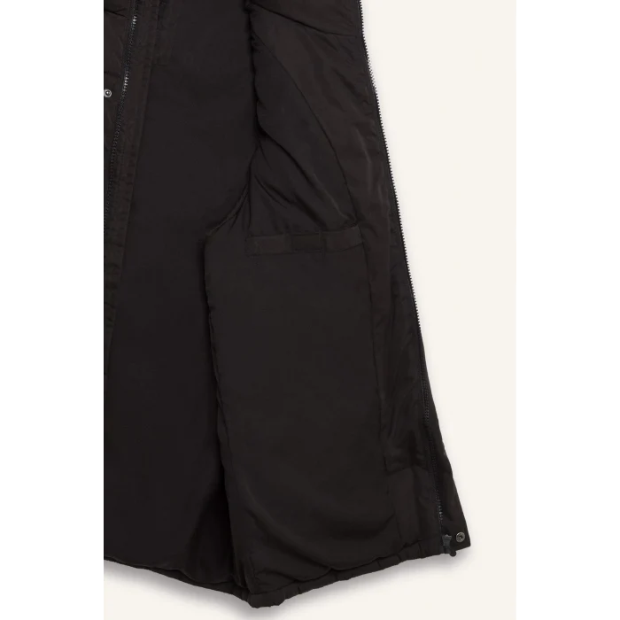 Defacto W5509AZBK27 Siyah Su İtici Regular Fit Kapüşonlu Fermuarlı İç Cepli Şişme Yelek