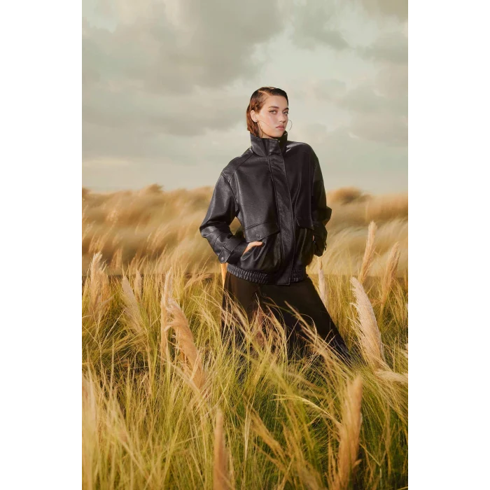 Defacto F5483AXBK27 Siyah Afra x DeFacto Dad Fit Fermuarlı Suni Deri Mont