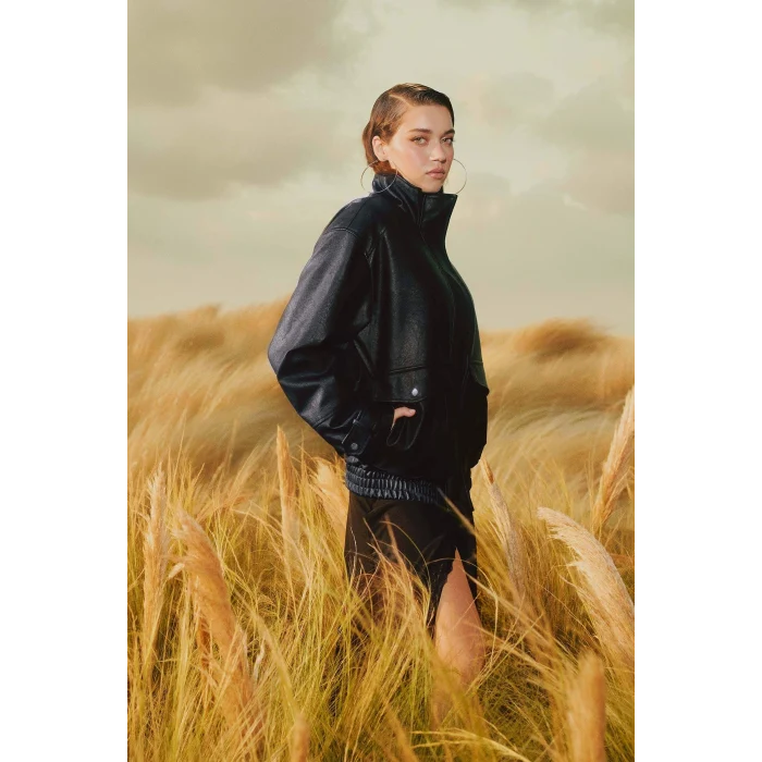 Defacto F5483AXBK27 Siyah Afra x DeFacto Dad Fit Fermuarlı Suni Deri Mont