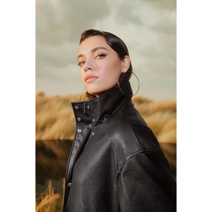 Defacto F5483AXBK27 Siyah Afra x DeFacto Dad Fit Fermuarlı Suni Deri Mont