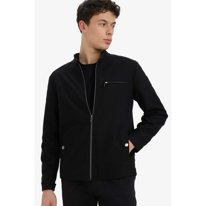 Defacto D7534AXBK27 Siyah Slim Fit Dar Kesim Dik Yaka Astarlı Fermuarlı Cepli Mevsimlik Baharlık Mont
