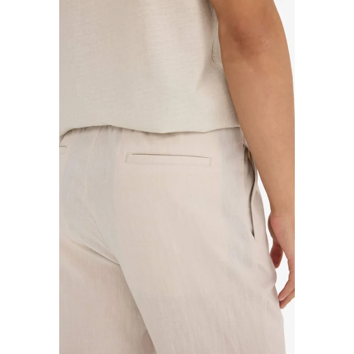 Defacto E4790AXER22 Ekru Relax Fit Kısa Paça Keten Görünümlü Beli Bağcıklı Lastikli Cepli Pantolon
