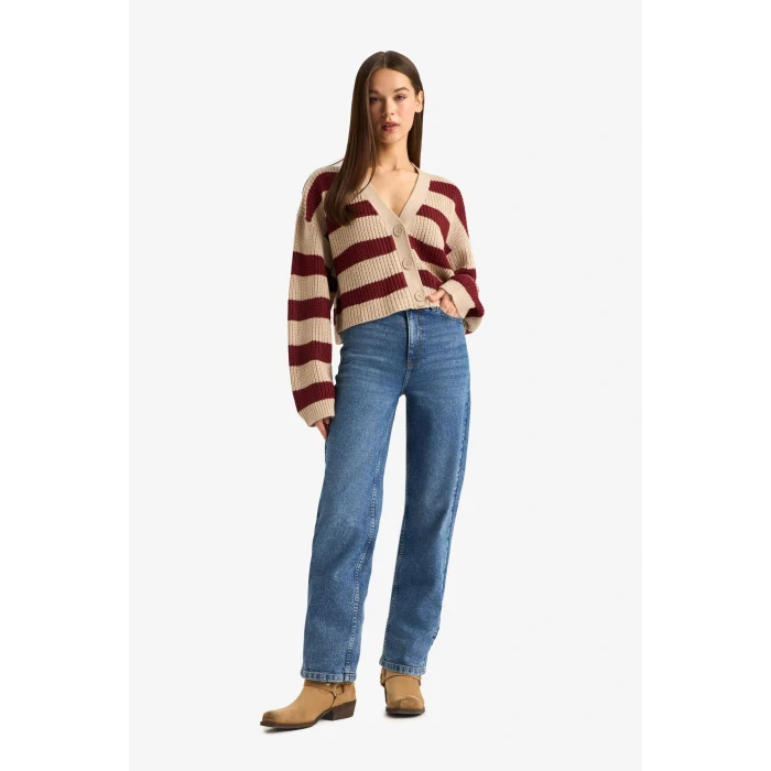 Defacto Z8539AZBG644 Bej Regular Fit V Yaka Çizgili Düğmeli Triko Hırka