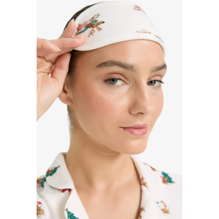 Defacto G0234AXER98 Ekru Uyku Gözlüklü Pijama Takımı Yılbaşı Temalı Regular Fit Uzun Kollu Üst Uzun Alt