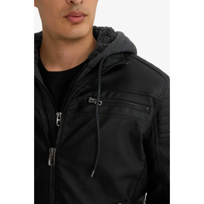 Defacto N9693AZBK27 Siyah Su İtici Slim Fit Dar Kesim Çıkarılabilir Kapüşonlu Pelüş Astarlı Fermuarlı Suni Deri Ceket Mont