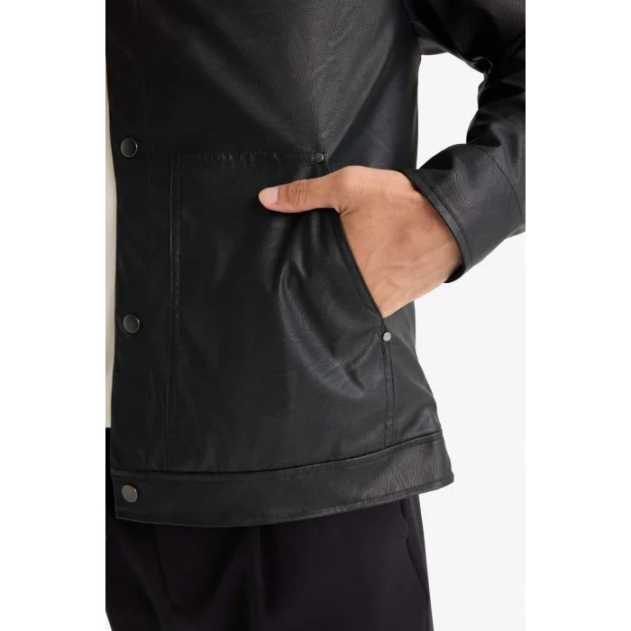 Defacto F9779AXBK27 Siyah Su İtici Regular Fit Çıtçıtlı Suni Deri İç Cepli Ceket Mont