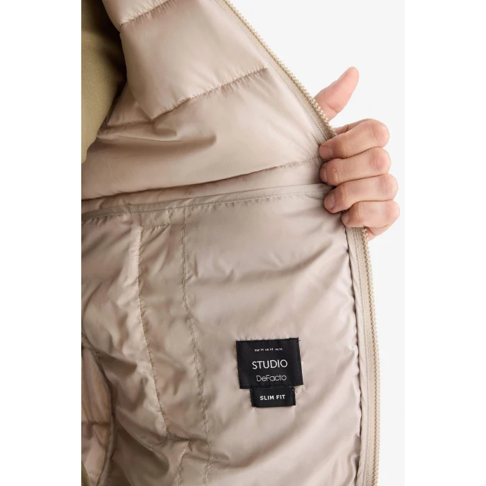 Defacto D7532AXBG766 Bej Su İtici Rüzgar Geçirmez Slim Fit Dar Kesim Astarlı Fermuarlı Cepli Mont
