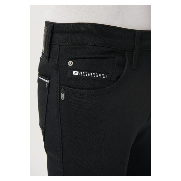 0042485817 JAMES Black Pro Tech