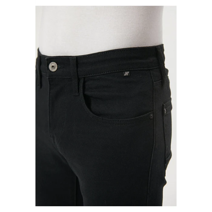 0042485817 JAMES Black Pro Tech