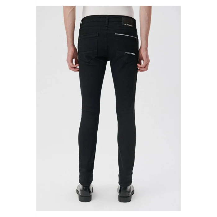 0042485817 JAMES Black Pro Tech