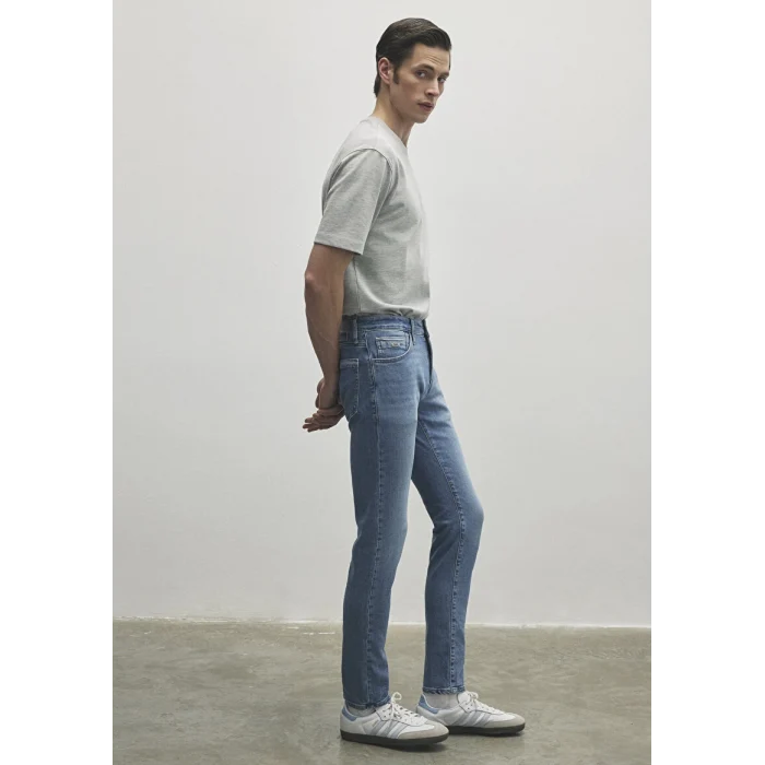 0042486531 JAMES Lt Vintage Premium Blue