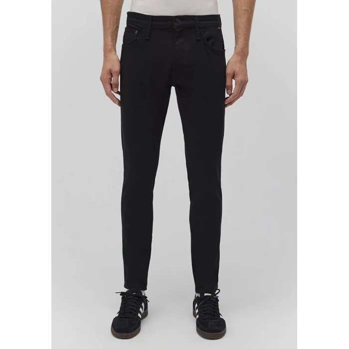 0076235211 LEO Black 90s Comfort