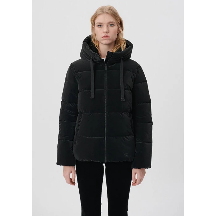 1110043-900  KAPÜŞONLU ŞİŞME MONT