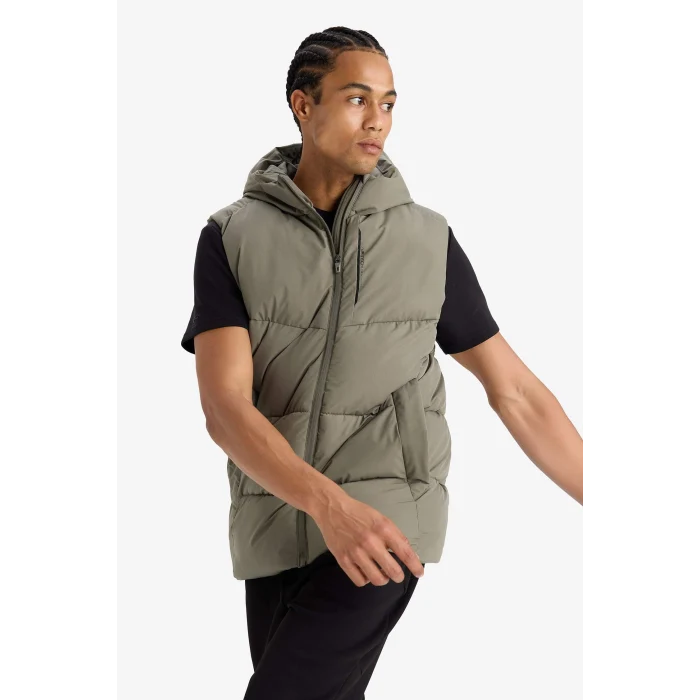 Defacto E9216AXKH422 Haki Su İtici Rüzgar Geçirmez Regular Fit Kapüşonlu Fermuarlı Cepli Şişme Yelek