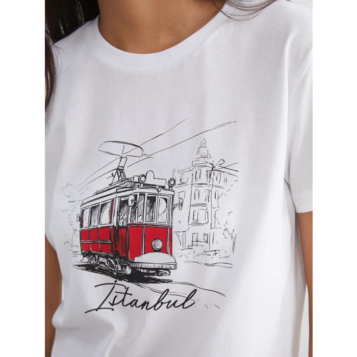 XSIDE Beyaz Bisiklet Yaka İstanbul Baskılı Kadın Tişört