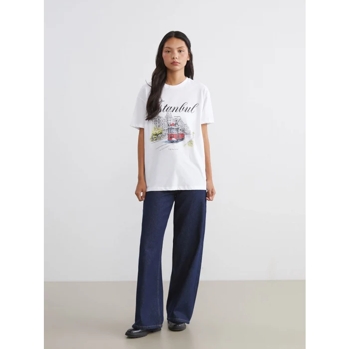 XSIDE Beyaz Bisiklet Yaka İstanbul Baskılı Kadın Tişört