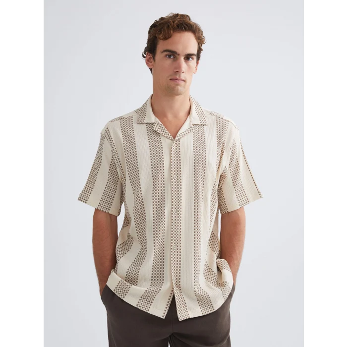 LCW Vision Bej Regular Fit Resort Yaka Kısa Kollu Çizgili Erkek Gömlek