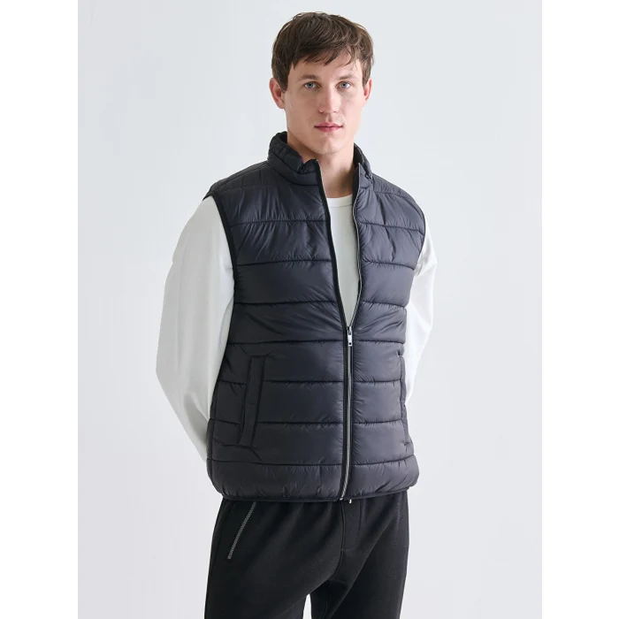 LCWAIKIKI Classic Siyah Standart Kalıp Dik Yaka Erkek Şişme Yelek