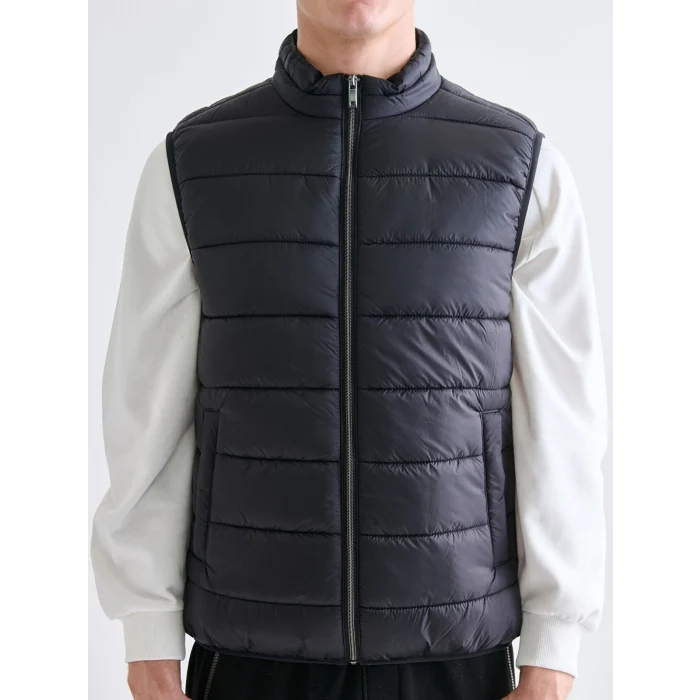 LCWAIKIKI Classic Siyah Standart Kalıp Dik Yaka Erkek Şişme Yelek