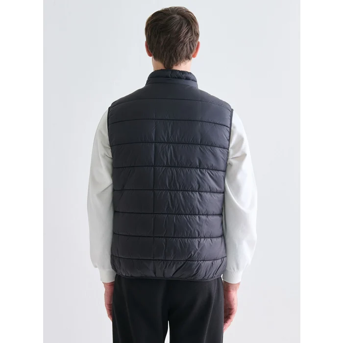 LCWAIKIKI Classic Siyah Standart Kalıp Dik Yaka Erkek Şişme Yelek