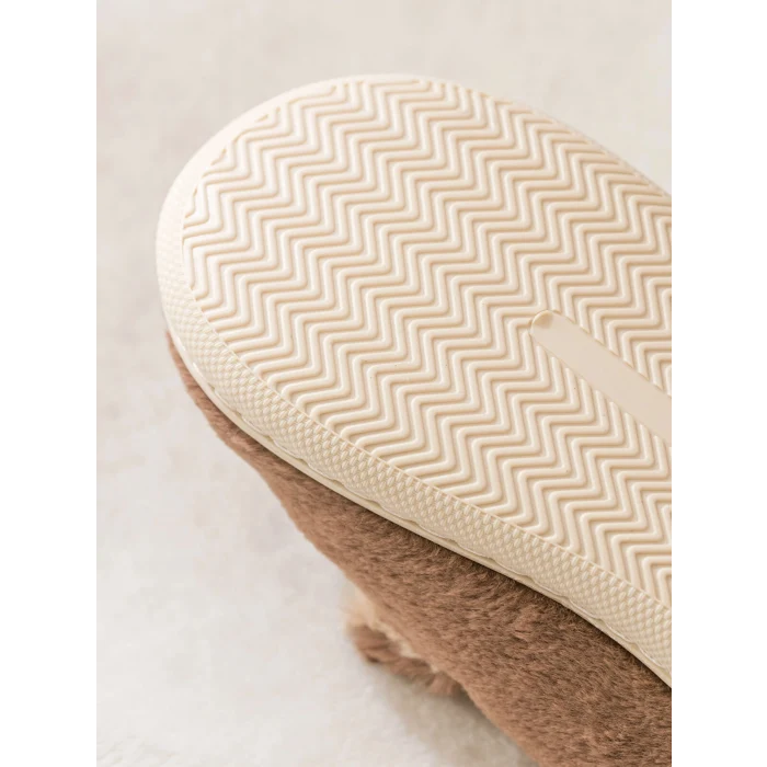 LCW STEPS Kahverengi Hayvan Figürlü Pelüş Kadın Ev Terliği