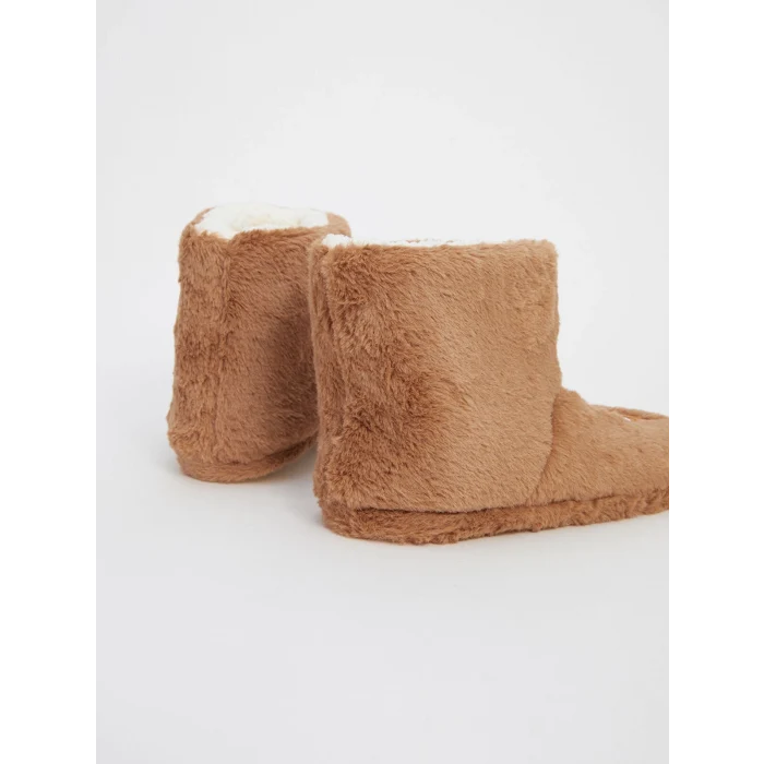 LCW STEPS Bej Nakışlı Pelüş Kız Çocuk Ev Botu Panduf