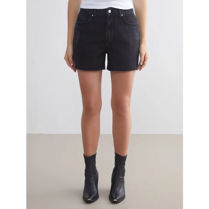 XSIDE Siyah Mom Fit Yırtık Detaylı Kadın Jean Şort
