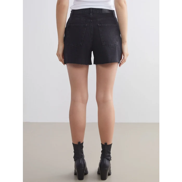 XSIDE Siyah Mom Fit Yırtık Detaylı Kadın Jean Şort