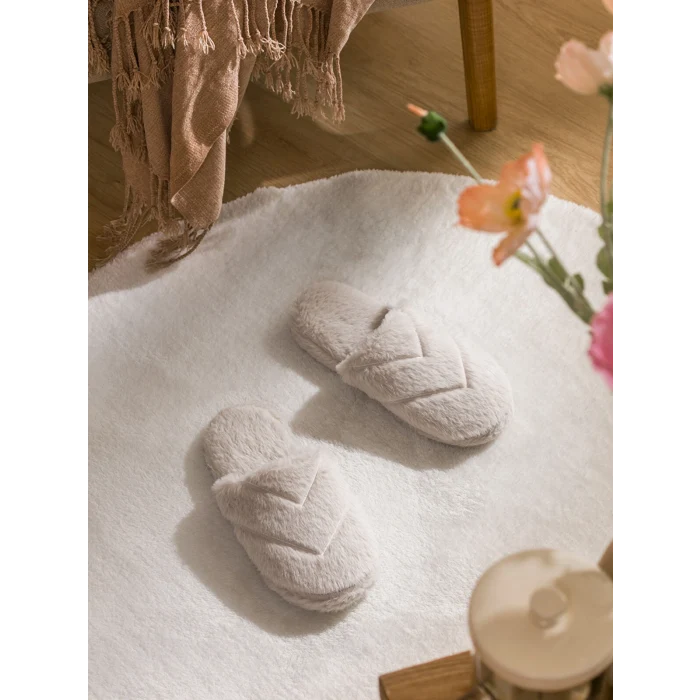 LCW STEPS Bej Nakışlı Pelüş Kadın Ev Terliği