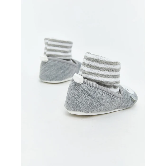 LCW STEPS Gri Penguen Figürlü Erkek Bebek Çoraplı Ev Ayakkabısı