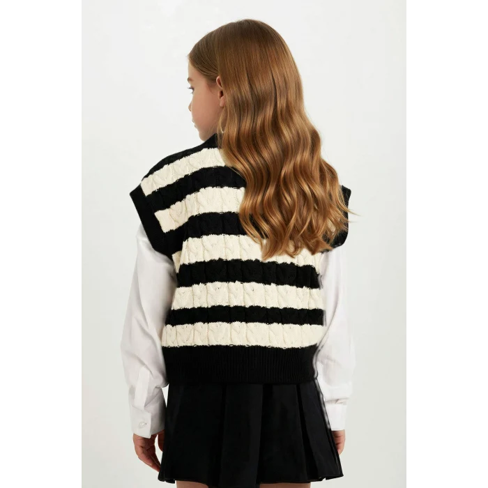 Defacto C9657A8BK27 Siyah Kız Çocuk Çizgili Bisiklet Yaka Örgü Desenli Triko Süveter