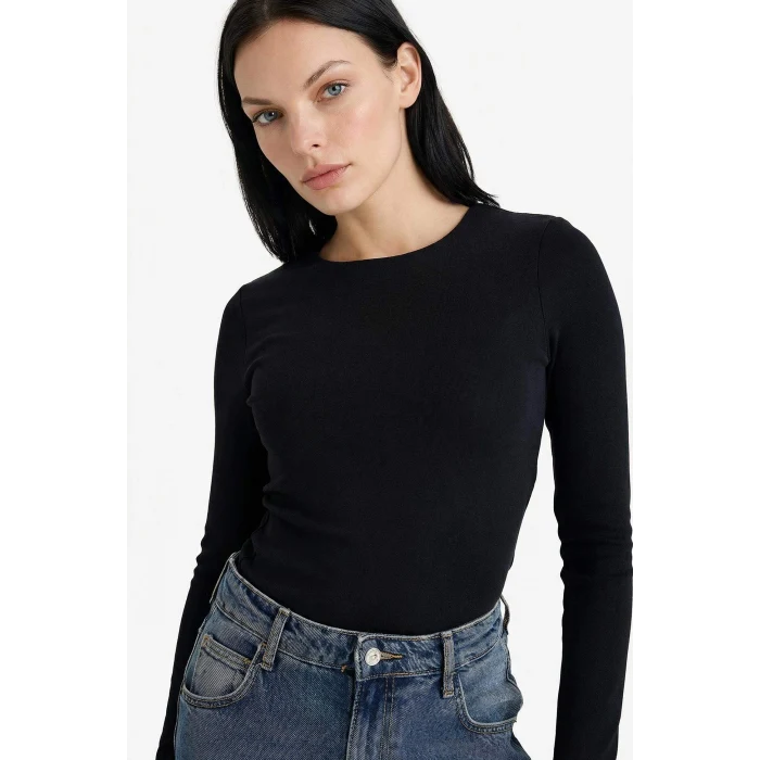 Defacto G8256AXBK81 Siyah Slim Fit Dar Kesim Bisiklet Yaka Basic Düz Modal Uzun Kollu Tişört