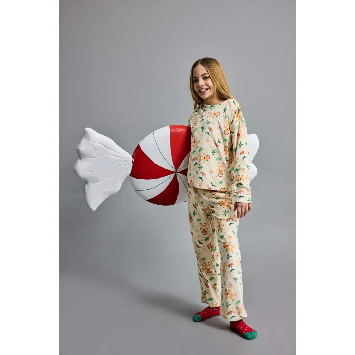 Defacto F1210A8BG358 Bej Kız Çocuk Yılbaşı Temalı Pijama Takımı Kadife Uzun Kollu Üst Uzun Alt