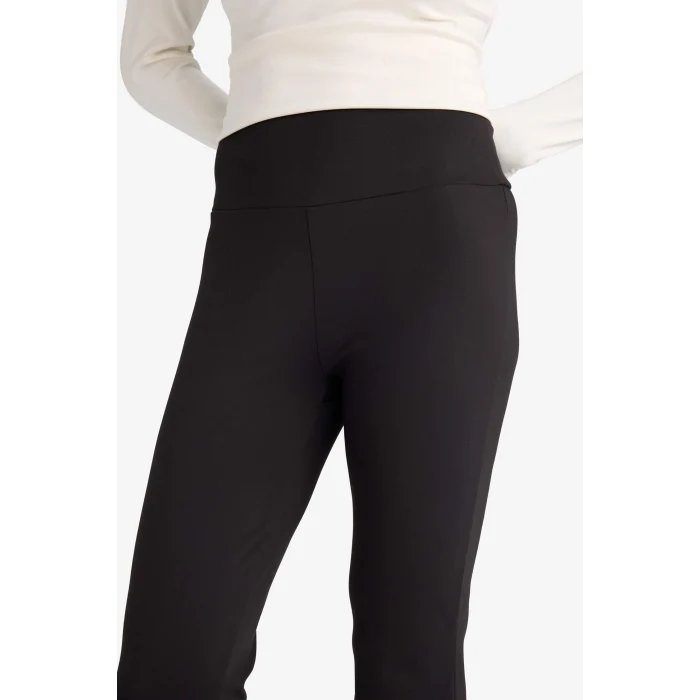 Defacto C9192AXBK81 Siyah Flare Fit Beli Saran İç Göstermeyen Toparlayıcı Yüksek Bel İspanyol Paça Standart Boy Sporcu Eşofman Altı