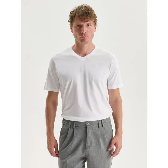 LCWAIKIKI Classic Beyaz V Yaka Kısa Kollu Penye Erkek Tişört