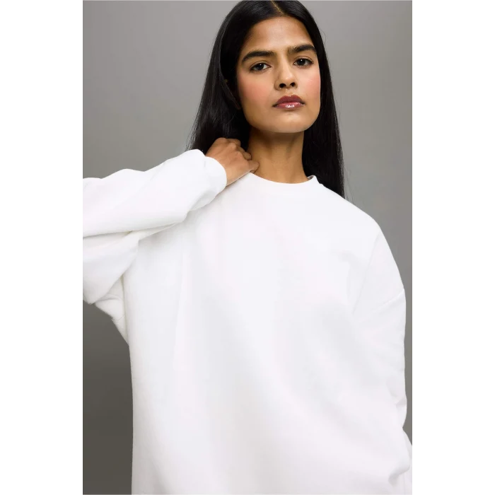 Defacto F9628AXER105 Ekru Oversize Geniş Kalıp Bisiklet Yaka Basic Düz Kalın Sweatshirt